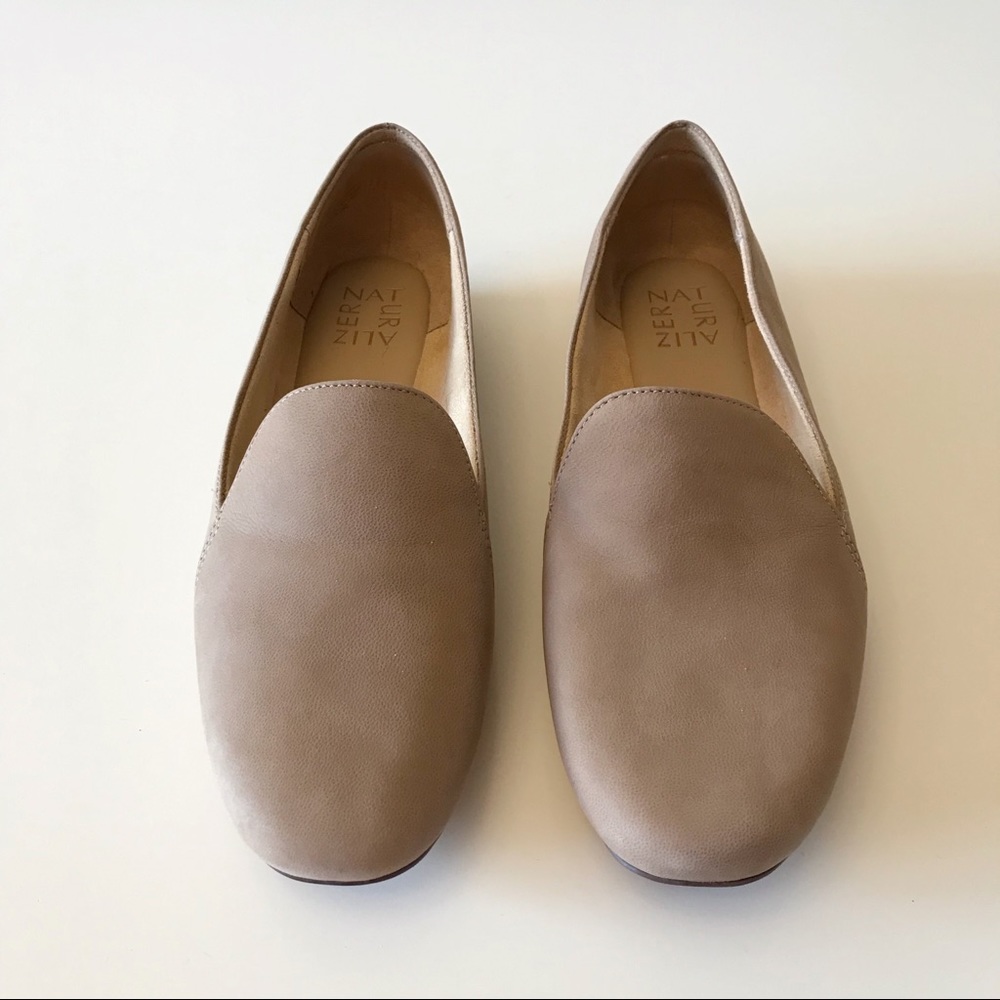 Naturalizer Emiline nude loafers shoes size 8